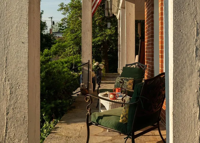 South Court Inn